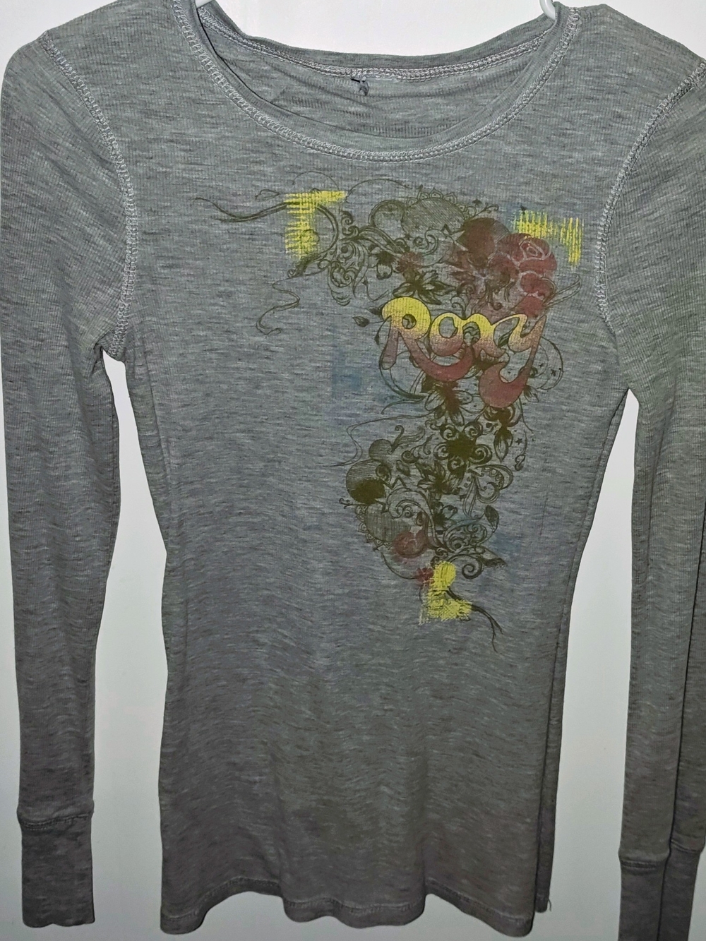 Roxy Y2K Women's Fitted Gray Long Sleeve Thermal W/ Multicolor Graphics